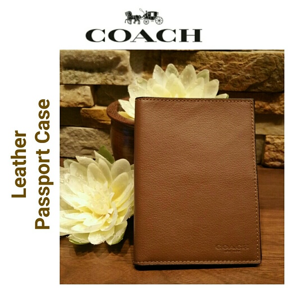 *SALE - 1 left!* NEW Coach Leather Passport Case - Picture 1 of 5